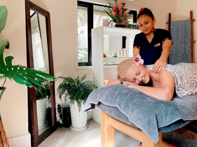Massage treatment at Pacific Lounge at Pacific Resort Rarotonga