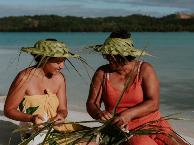 Weaving on the beach