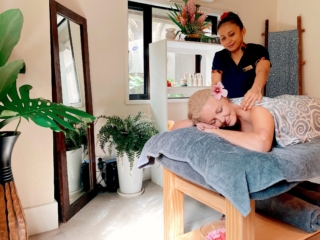 Massage treatment at Pacific Lounge at Pacific Resort Rarotonga