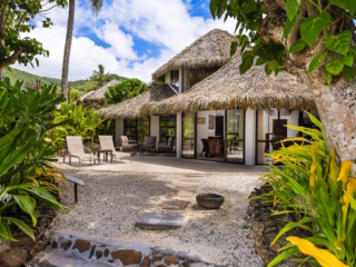 Premium Beachfront Villa beachfront overlooking Muri Lagoon